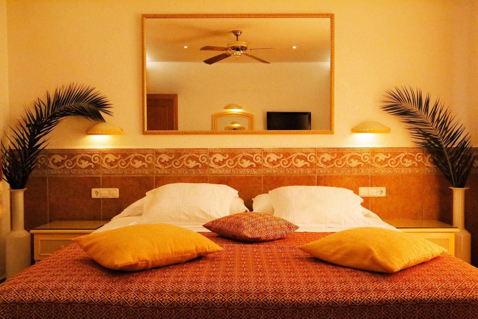 Hotel Vistabella Росас Экстерьер фото